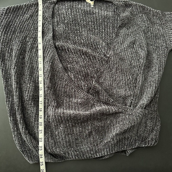 Wishlist‎ Gray Soft Surplice Knit Sweater size s/m - Picture 7 of 10